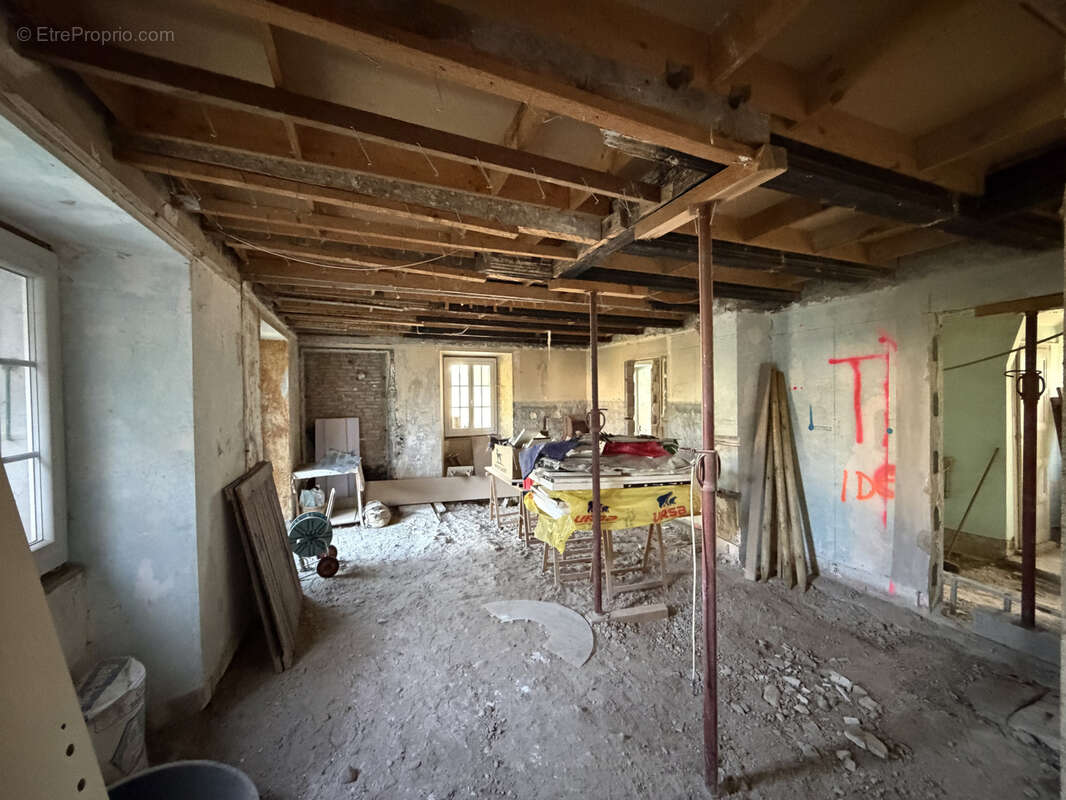 Sciez maison de 160 m2 à rénover avec dépendances - photo 8