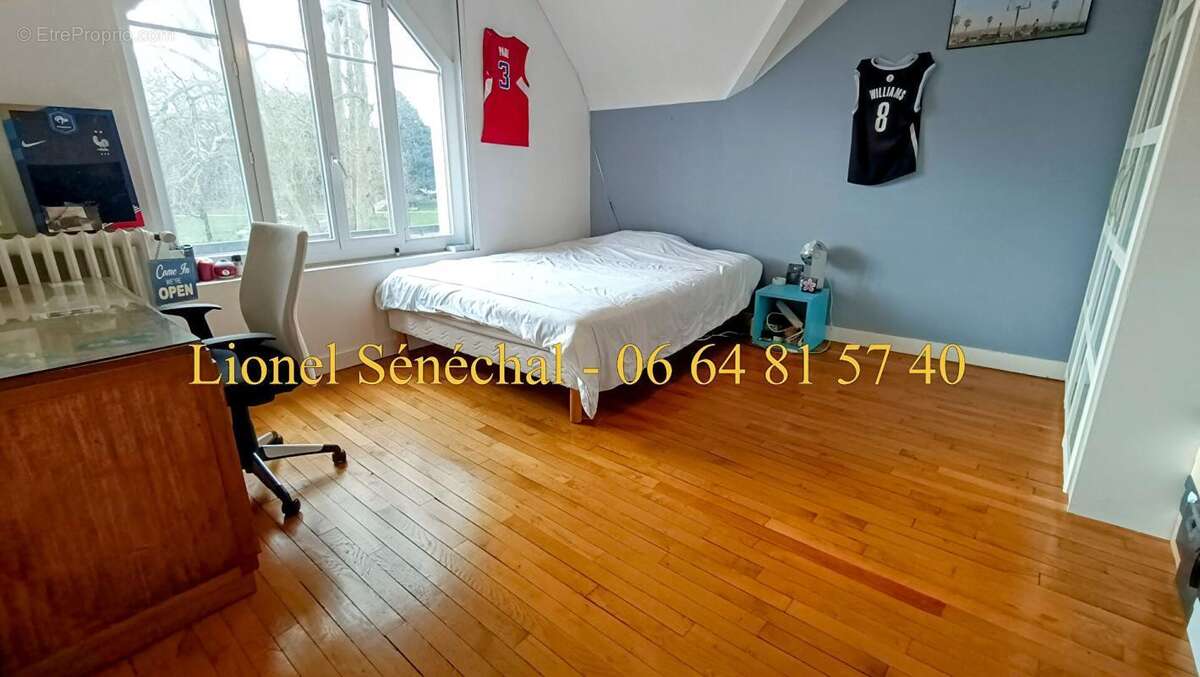 Exceptionnelle demeure de caractère ? 247 m² habitables ? 15 pièces ? Au coeur des quartiers les plus recherchés du Mans : Parc  - photo 12
