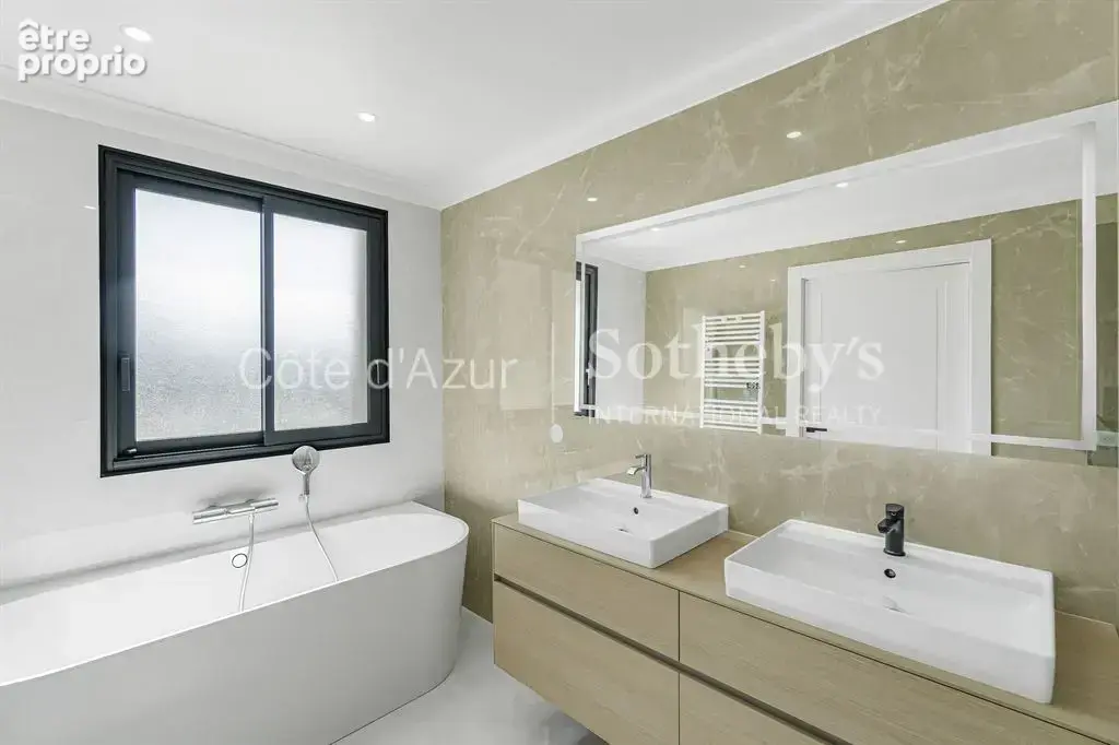 Mougins, propriété familiale rénovée avec piscine, spa et vaste jardin paysager - photo 15