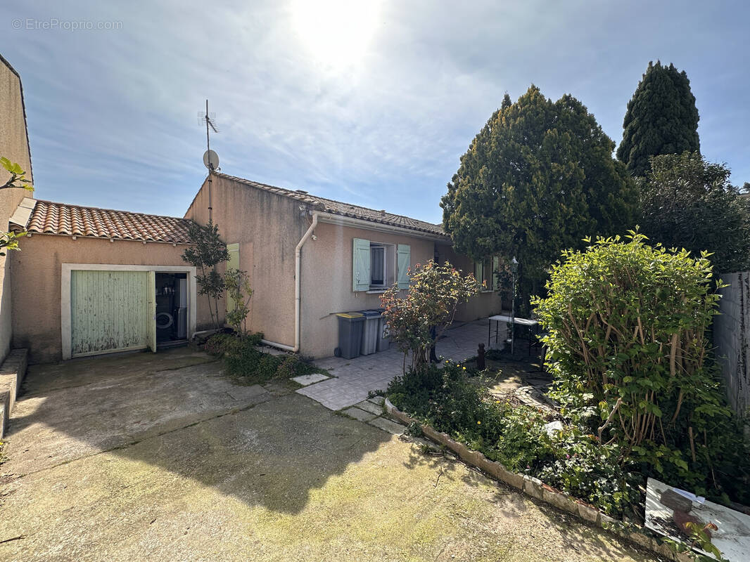 Maison à MONTADY