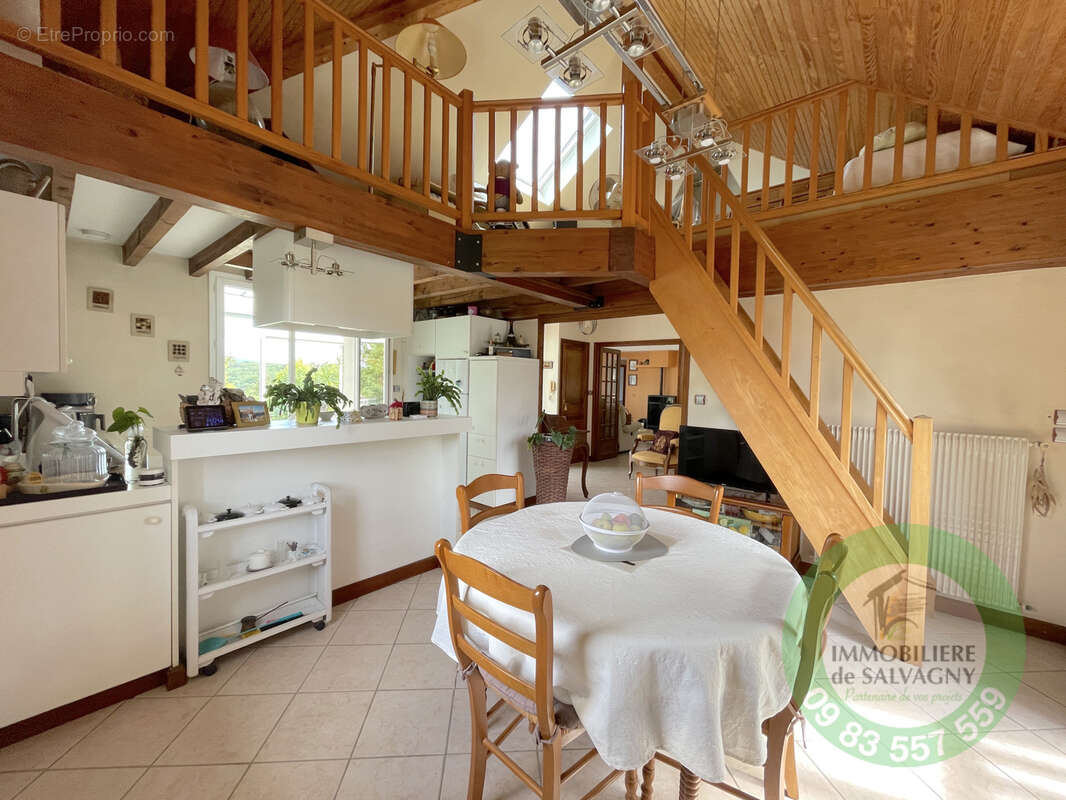 Maison à CHARBONNIERES-LES-BAINS