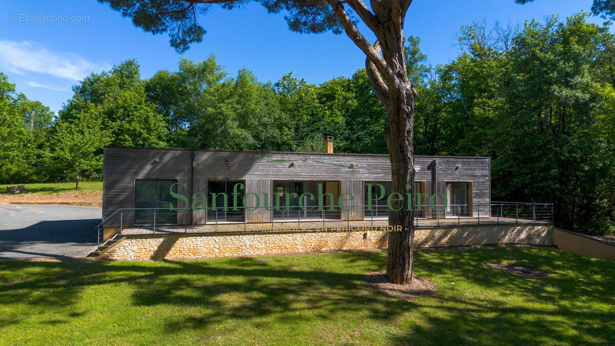 Maison à MEYRALS