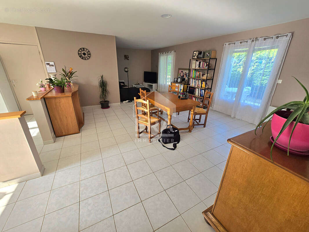 Maison à SAINT-SEURIN-SUR-L&#039;ISLE