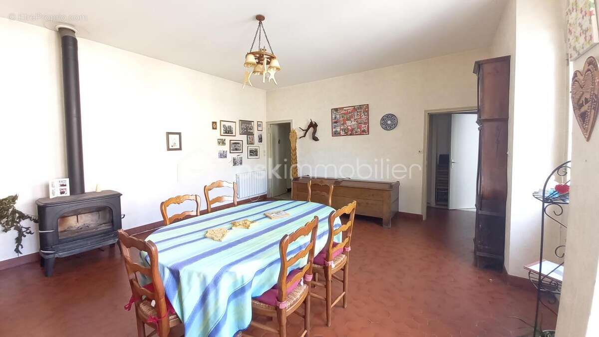 Maison à MESLAY-DU-MAINE