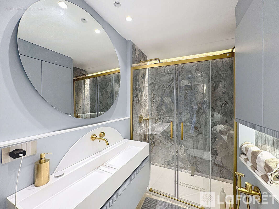 Appartement à ROQUEBRUNE-CAP-MARTIN