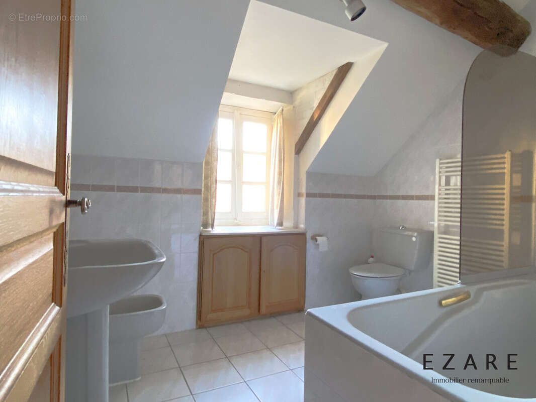 Salle de bains  - Maison à SAVIGNY-LES-BEAUNE