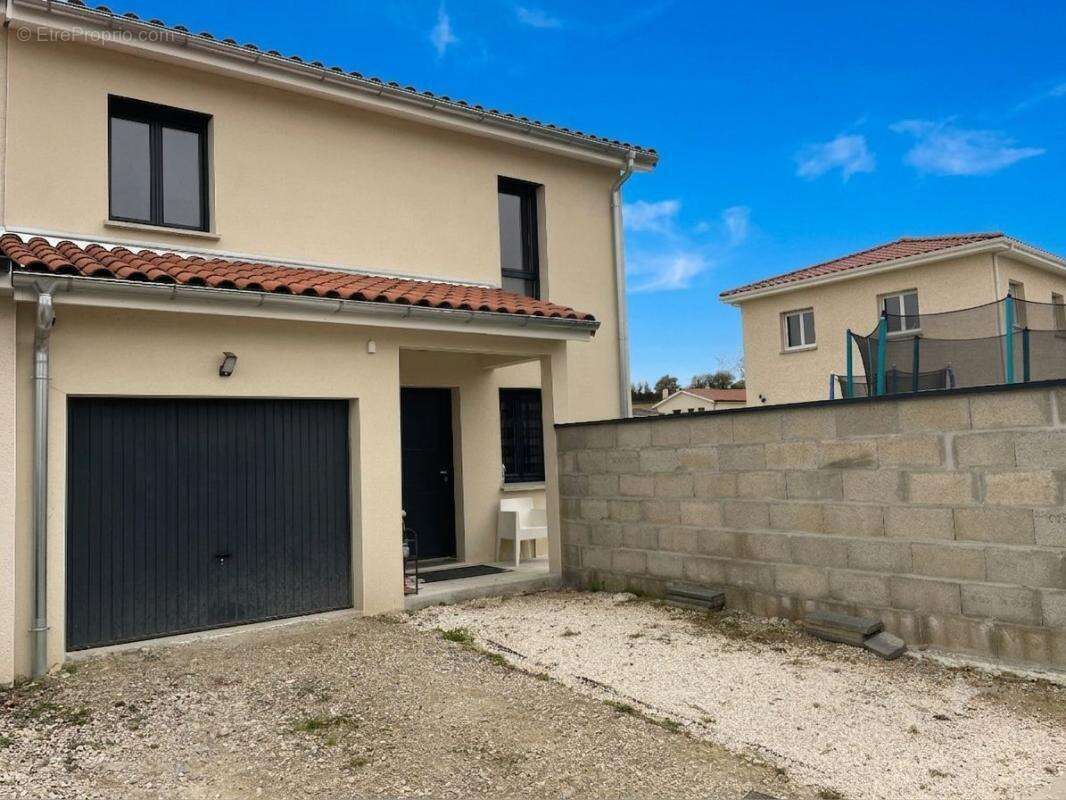 Maison à PONT-DE-CHERUY