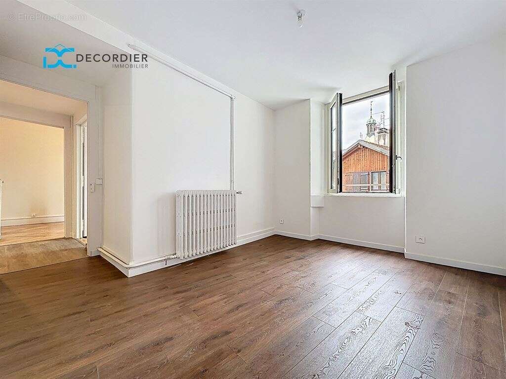 Appartement à EVIAN-LES-BAINS