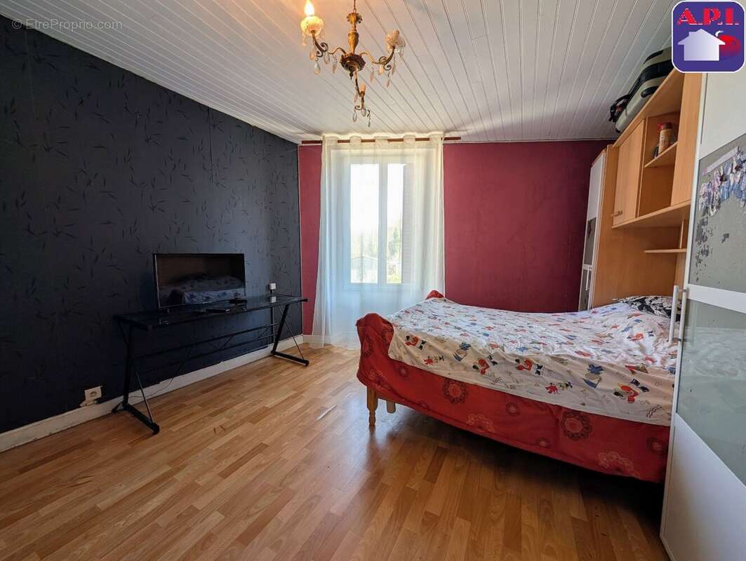 Maison à VILLENEUVE-D'OLMES