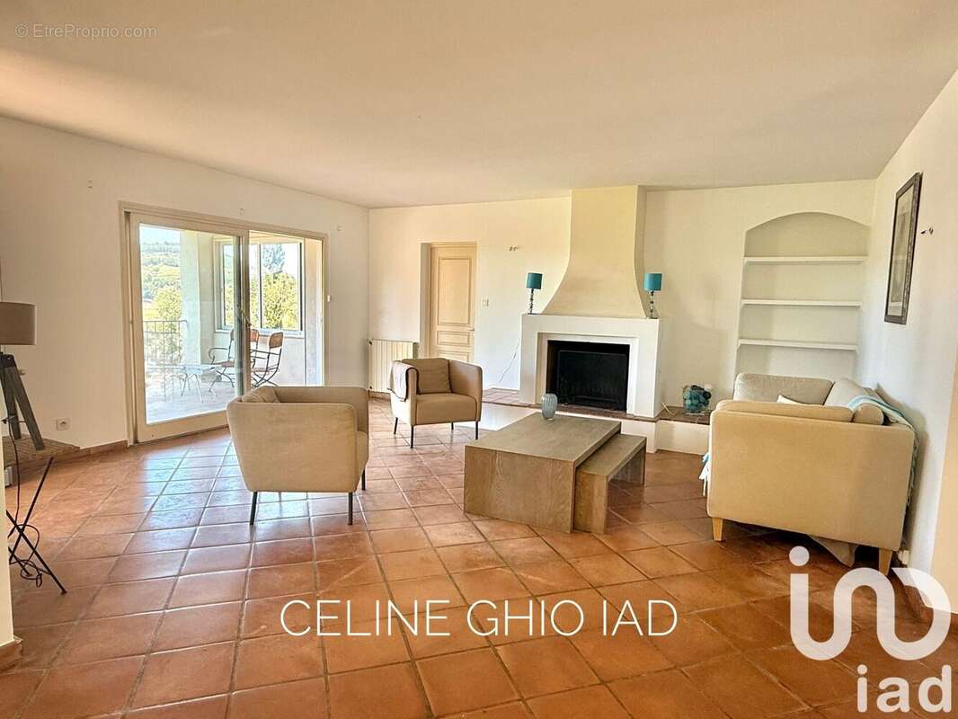 Photo 6 - Maison à LE CASTELLET