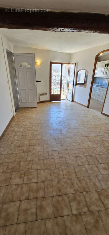 Appartement à LA TOUR-D'AIGUES
