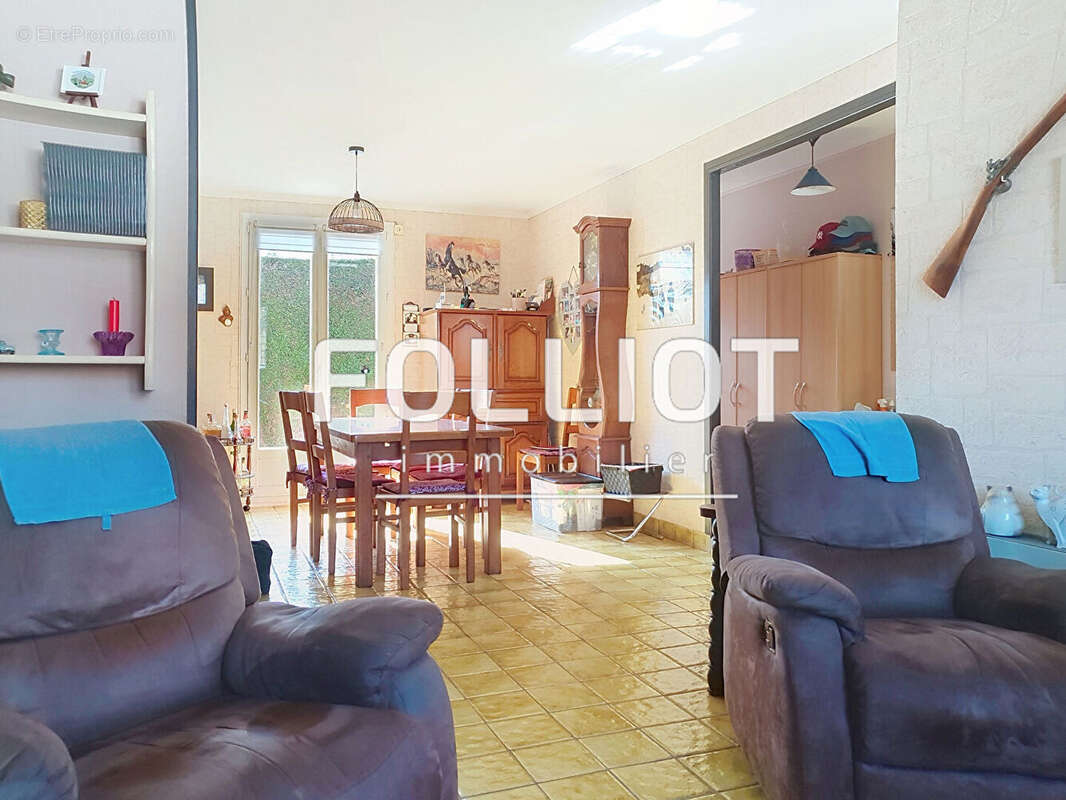 Maison à LA VILLETTE