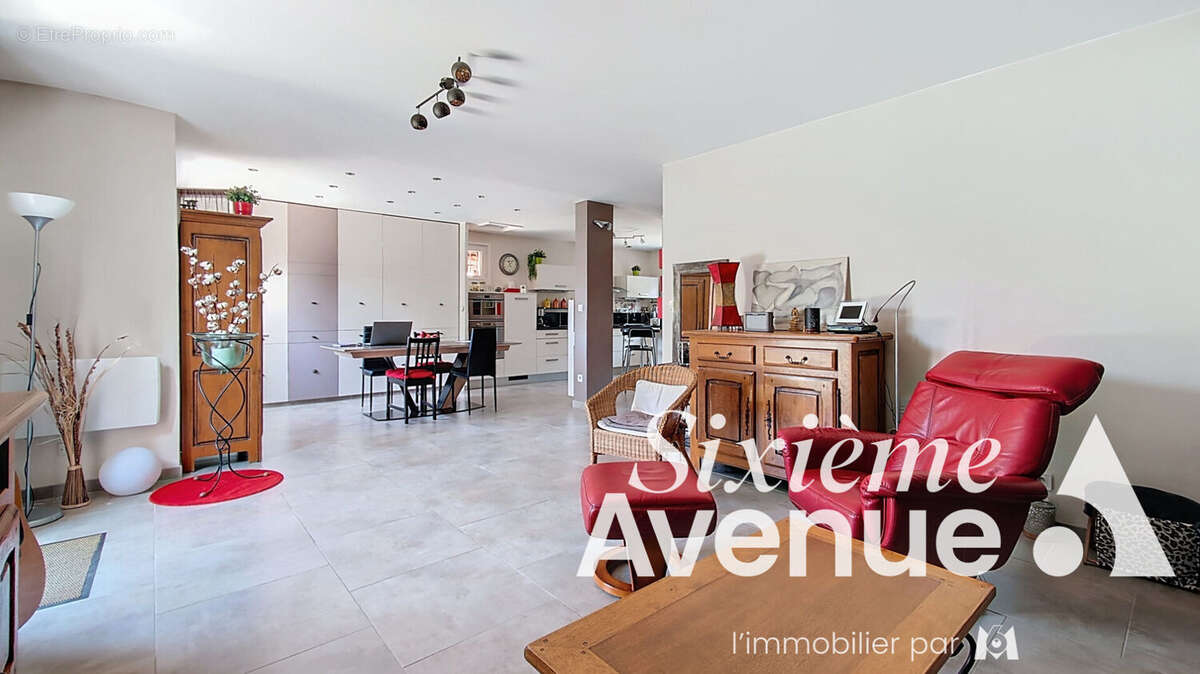 Feyzin le haut - Maison 5 pièces 111 m² sur terrain de 323 m² - photo 4