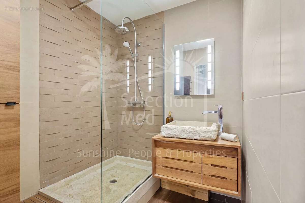 Appartement à MOUGINS