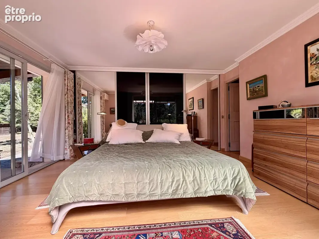 Élégante propriété avec villa principale, mazet en pierres et piscine - photo 43