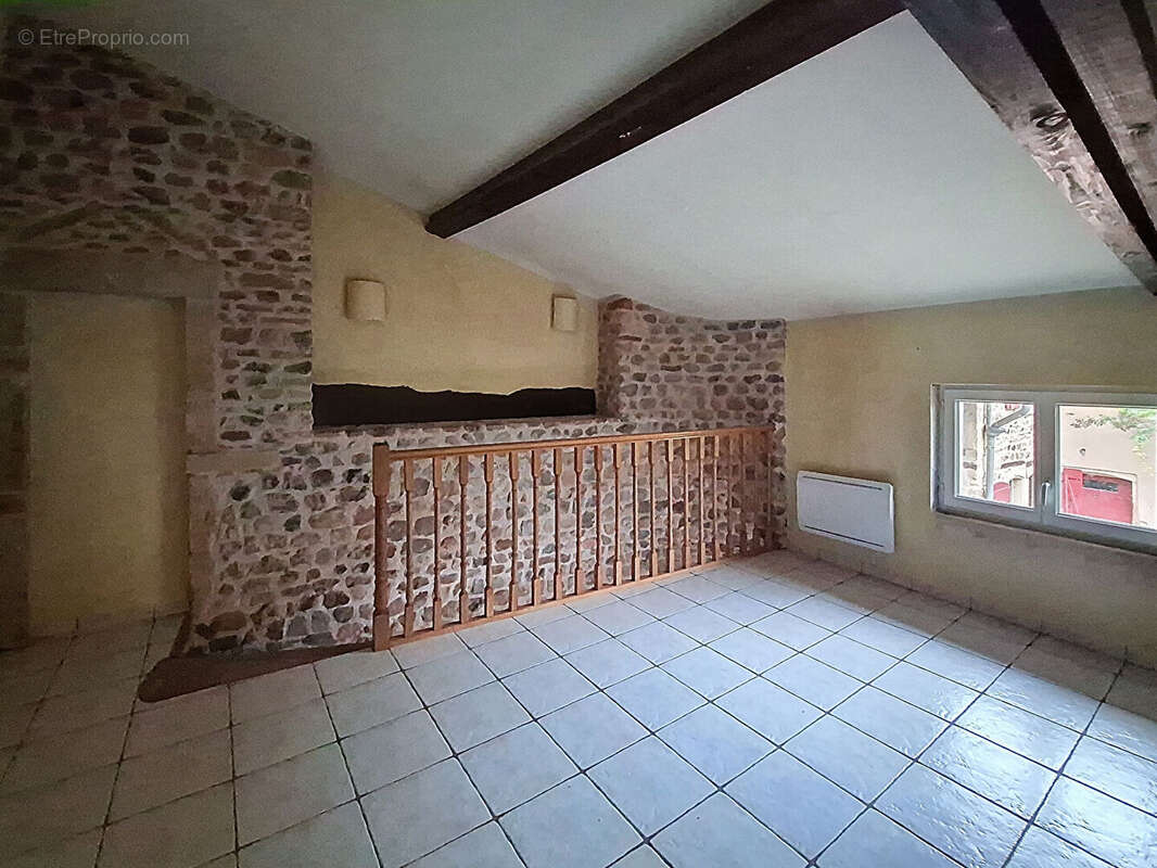 Maison à LA CHAPELLE-DE-GUINCHAY