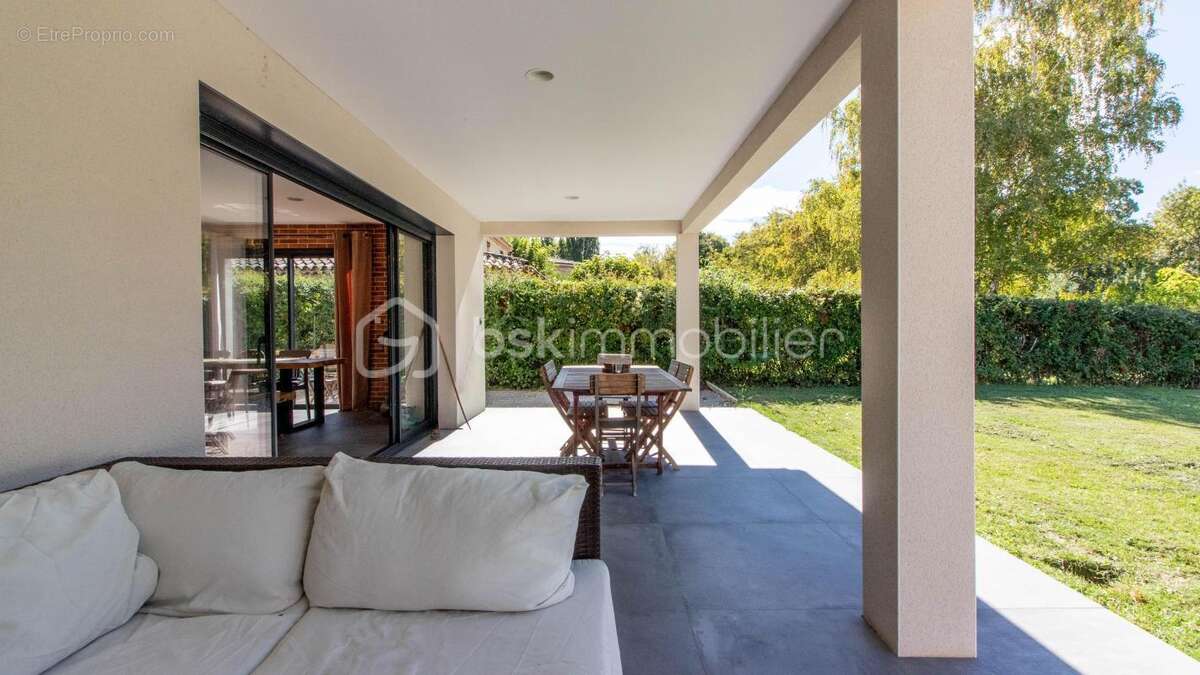 Maison à MONTELIMAR