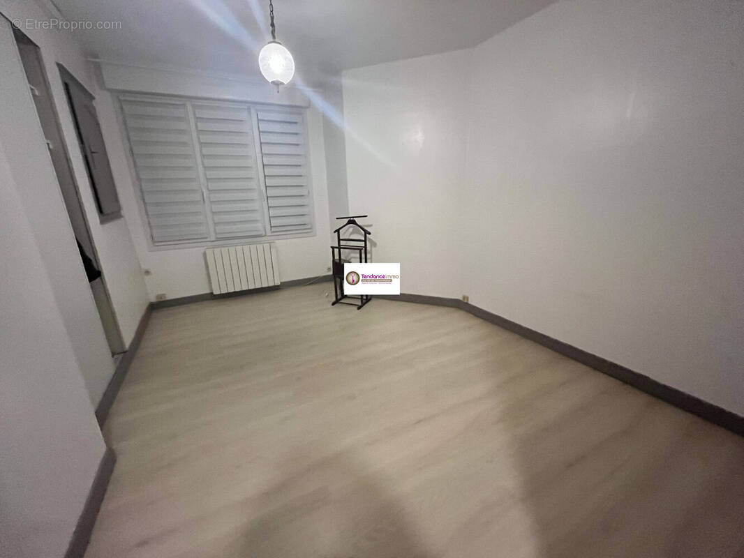 Appartement à LE MELE-SUR-SARTHE