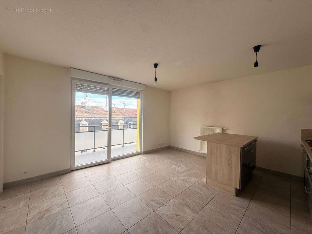 À vendre   Appartement 2 pièces de 42m2 à Saint-Louis - photo 2