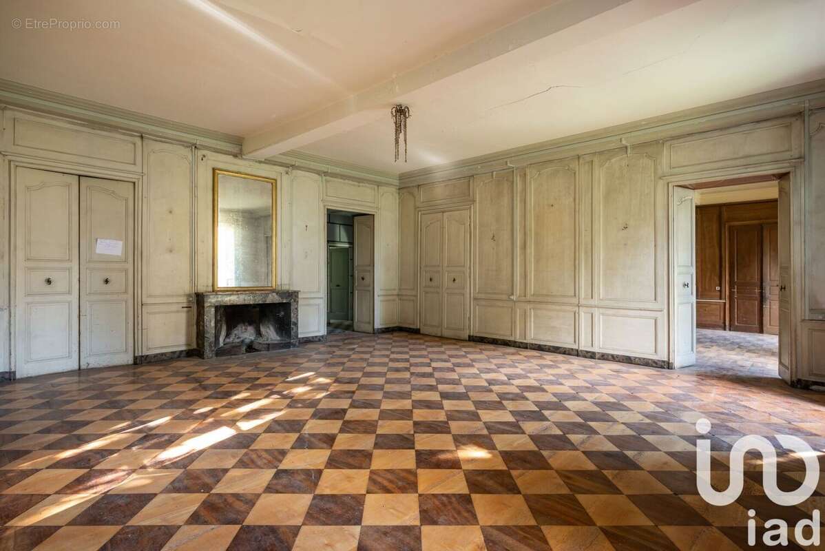 Maison 650 m² à Claix  - photo 9