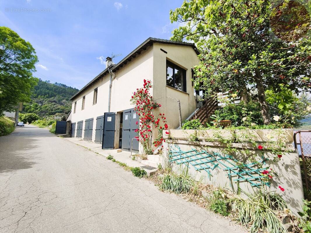 Appartement à SAINT-GERMAIN-DE-CALBERTE