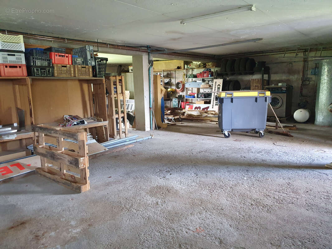 Commerce à LAGUIOLE