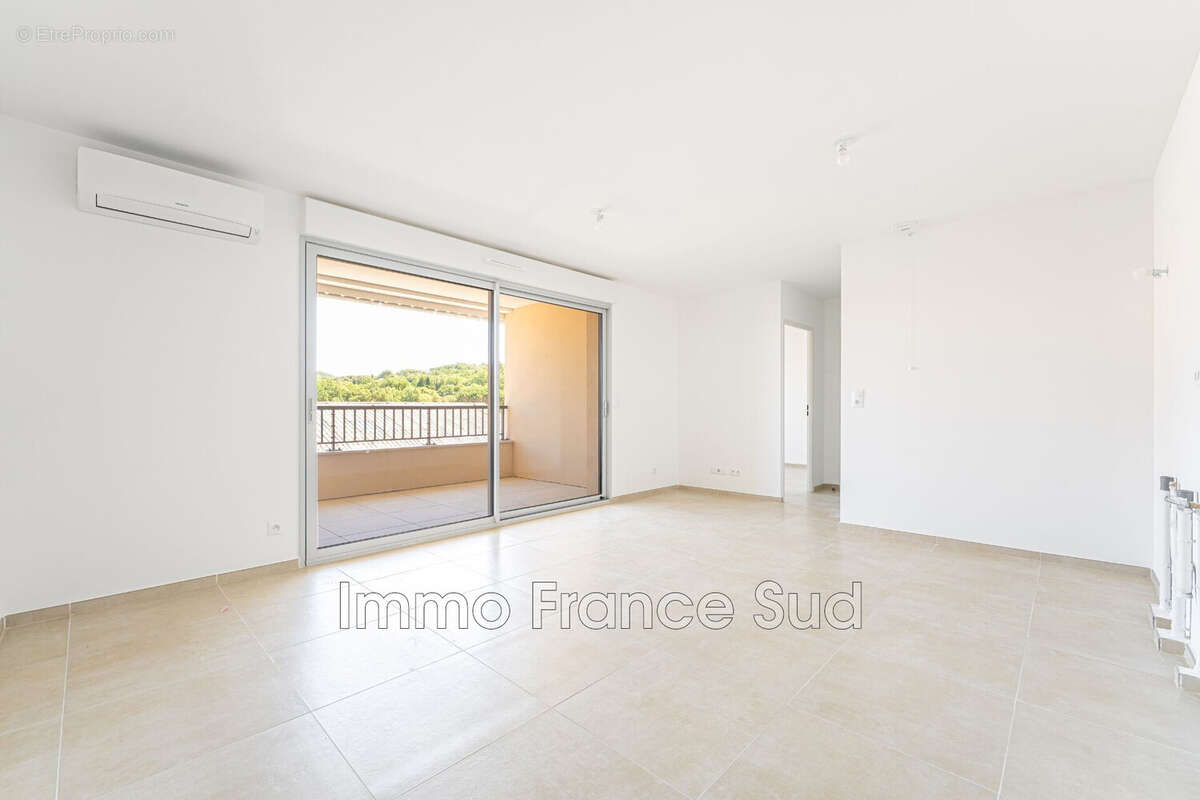 Appartement à LA GARDE-FREINET
