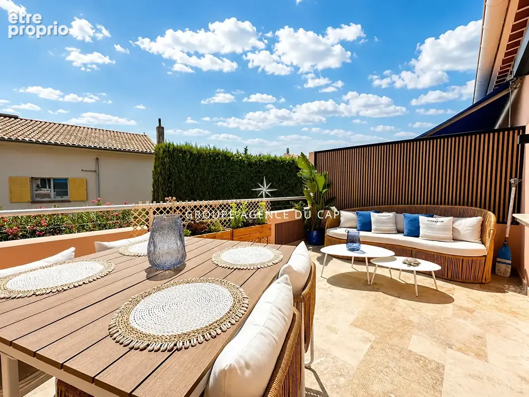 Mazet 2 chambres terrasse apercu mer  centre et plage a pied des issambres - photo 13