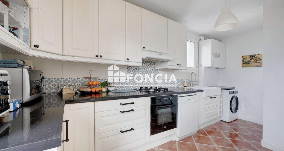 Appartement à LE PLESSIS-ROBINSON