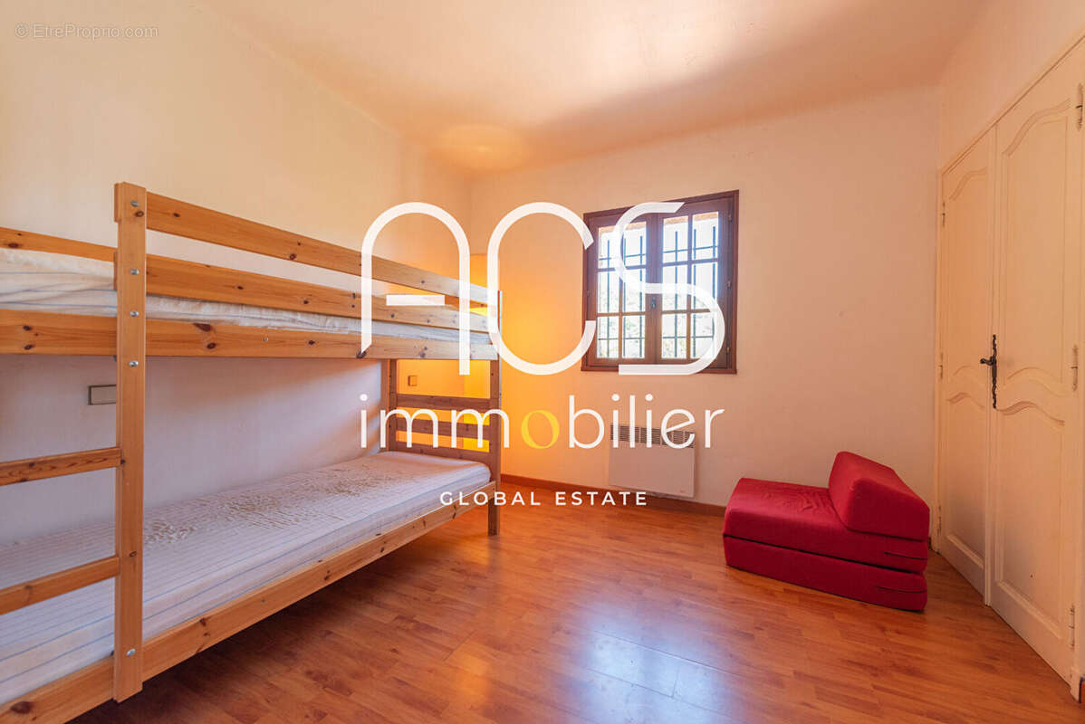 Maison à LES ISSAMBRES