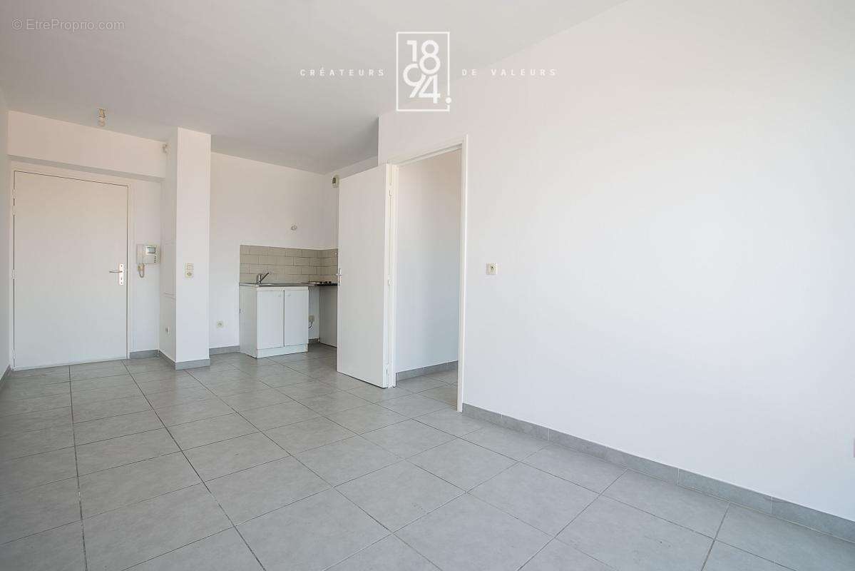 T2 avec ascenseur et box en supplément - photo 3
