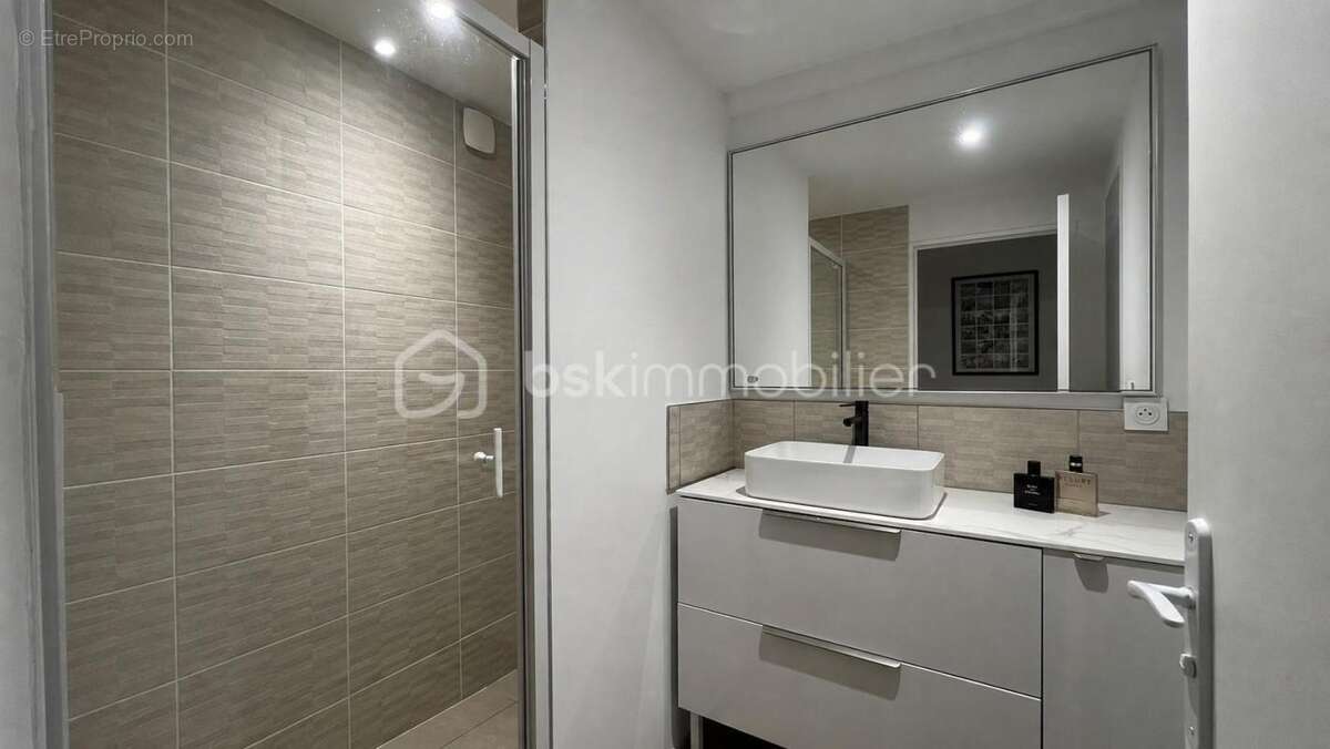 Appartement entièrement renové de 85.5m² - photo 8