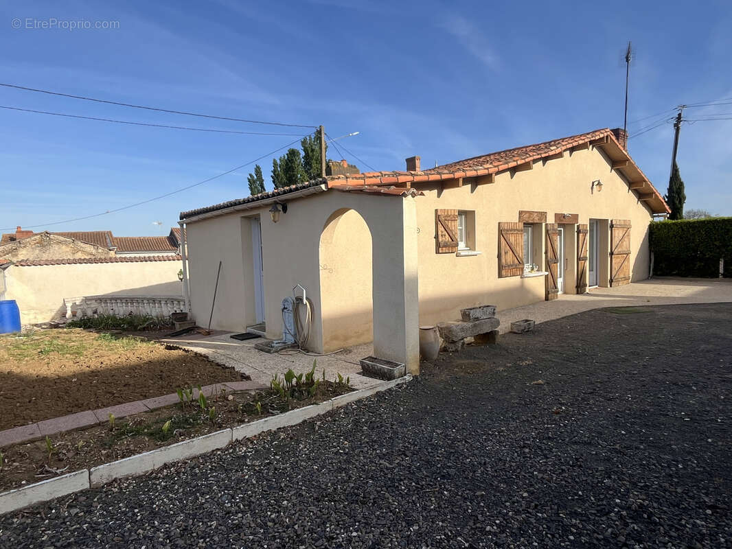 Maison à SAINTE-VERGE