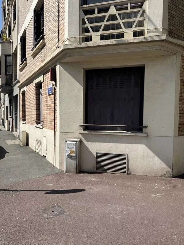 Commerce à SURESNES