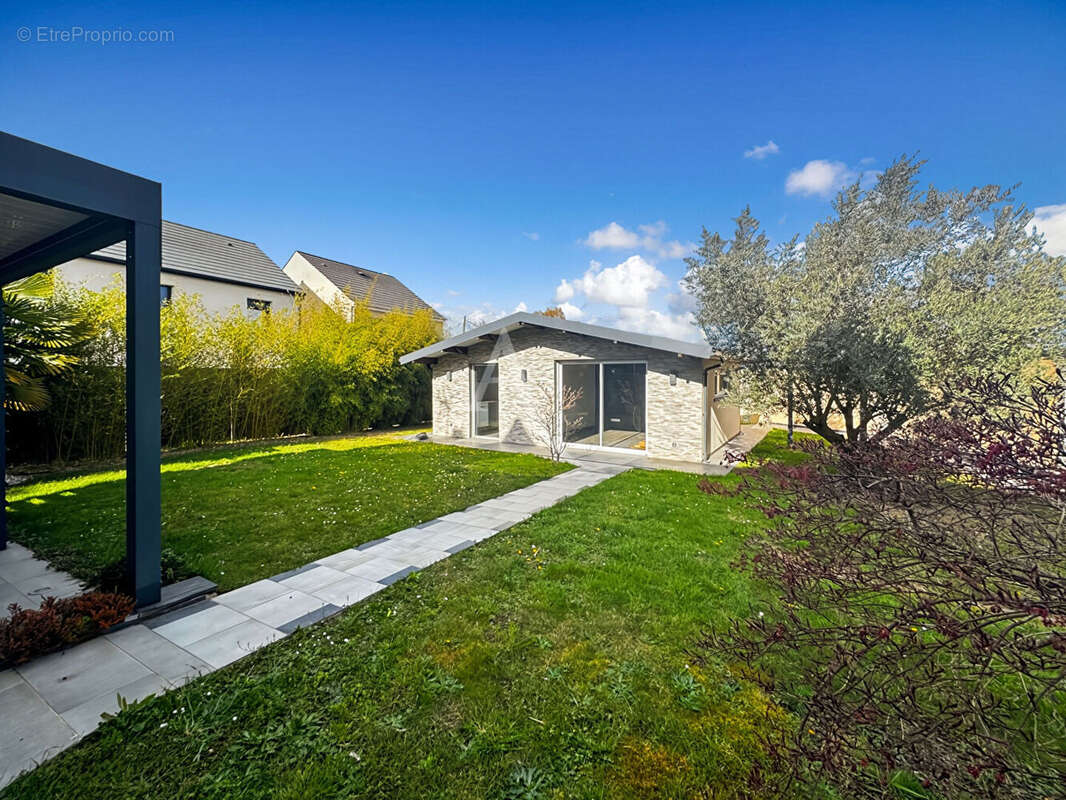 Maison de Haut Standing à Ollainville 7 pièces avec 5 chambres, 152 m² + Dépendance de 19 m² - photo 15