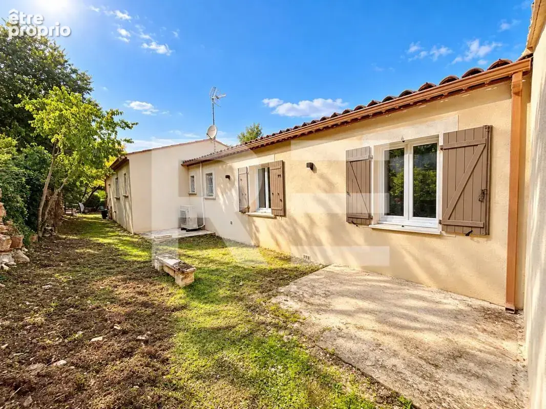 Maison plain pied 135 m2 4 chambres avec piscine et garage 55m2 sur terrain 3000m2 - photo 11
