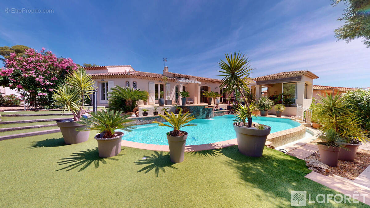 Maison à FREJUS