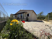 Maison à SAINT-JULIEN-LES-ROSIERS