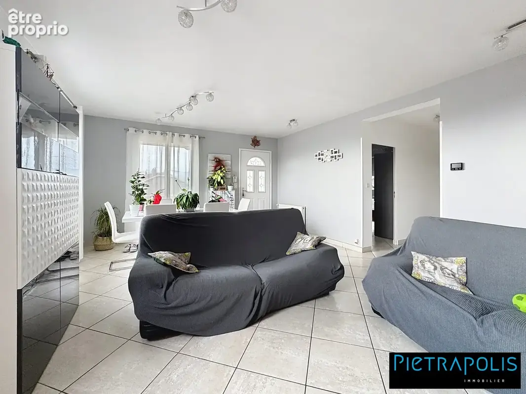 Maison 5 pièces 110 m² à vendre à Genilac (42800) - photo 2