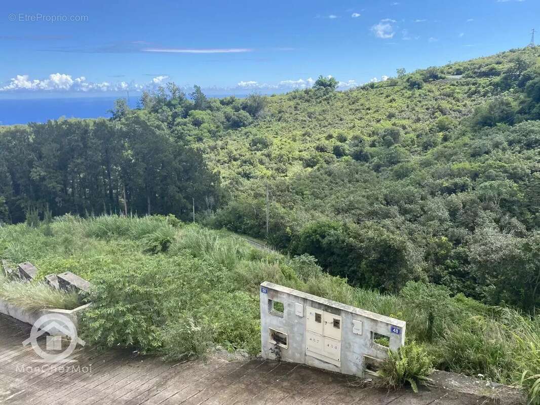 Terrain à LA POSSESSION