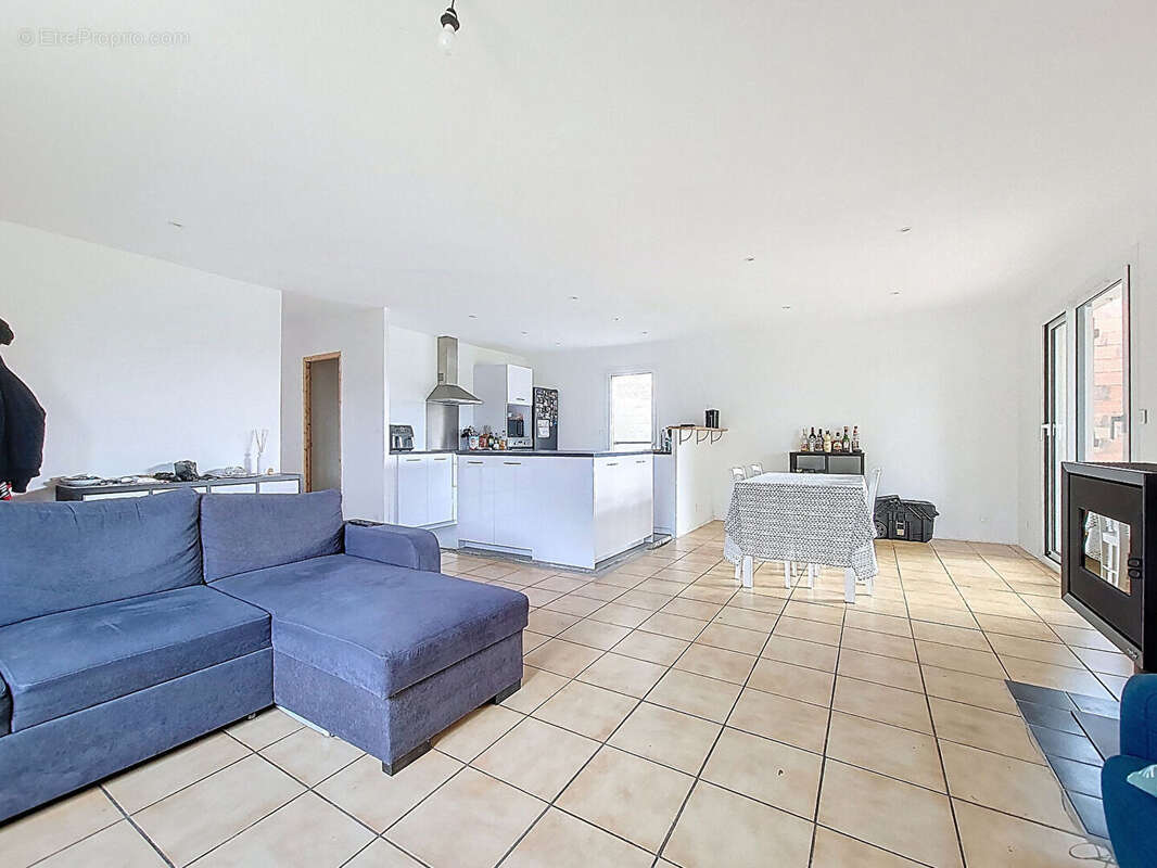 Maison à PAREMPUYRE