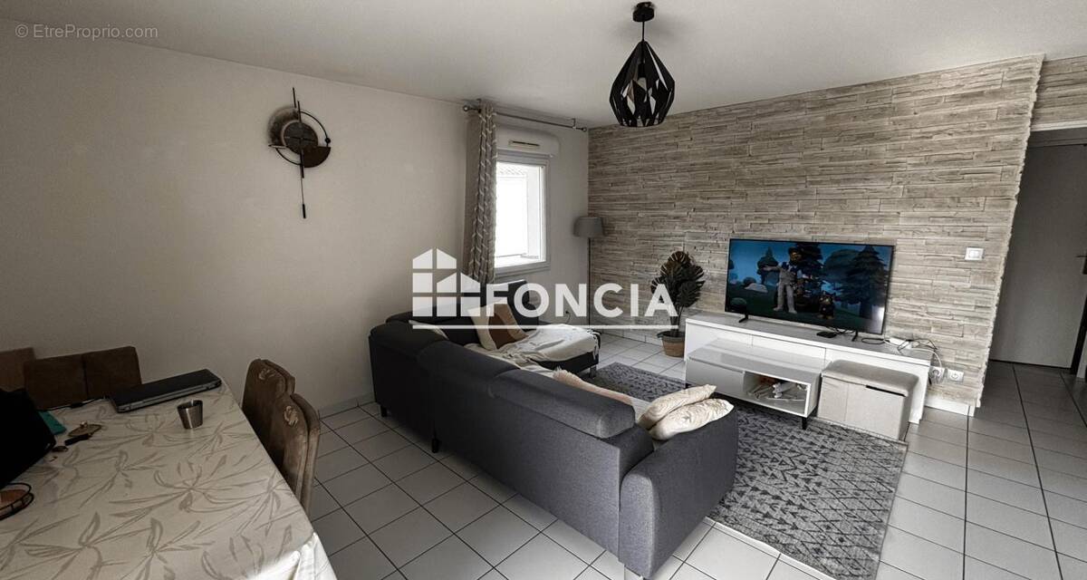 Appartement à CADAUJAC