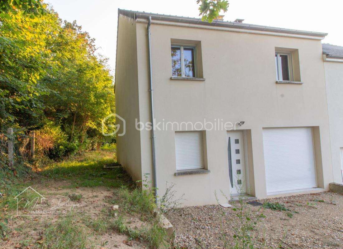 Maison à CERNY