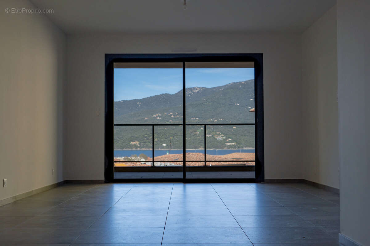 Magnifique T3 avec vue mer, emplacement de rêve à deux pas de la plage à Propriano - photo 4