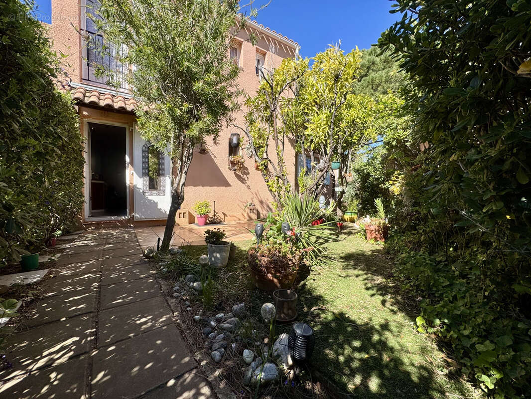 Appartement à LA LONDE-LES-MAURES