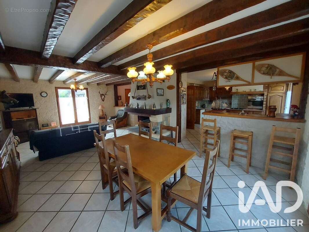 Maison 141 m² à Dompierre-Sur-Mont  - photo 9