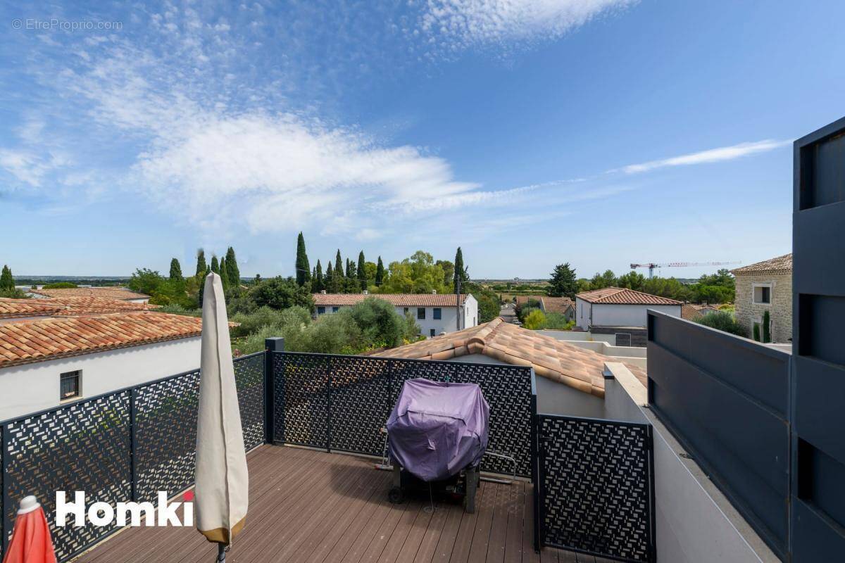 Appartement à GALLARGUES-LE-MONTUEUX