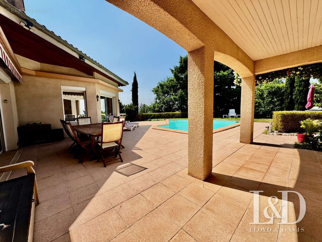 Terrasse ombragée - Maison à VALENCE