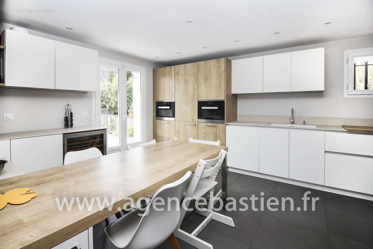 Maison à DIVONNE-LES-BAINS