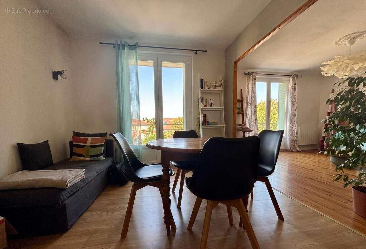 Appartement à BOURG-DE-PEAGE